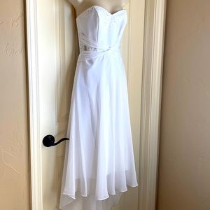 Raylia Designs Wedding Dress. *NEW*